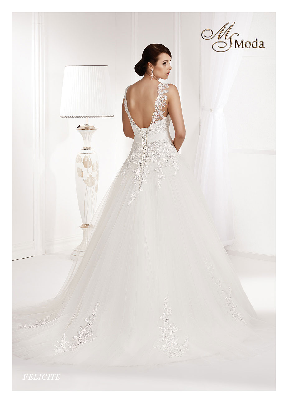 wedding dresses in Lebanon, weddings in Lebanon, wedding gowns in Lebanon, Lebanon wedding dresses, Lebanese brides